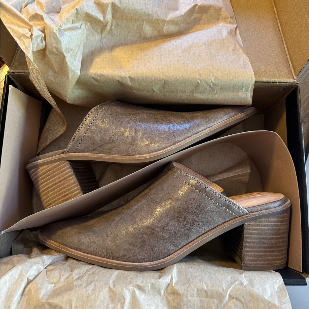 Frye Sadie Mule in Gray